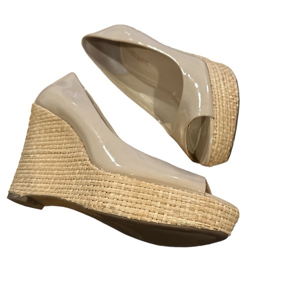 FRANCO SARTO SURF NUDE BLUSH NEUTRAL OPEN TOE PATENT LEATHER WEDGE SHOES 9 - Picture 1 of 11